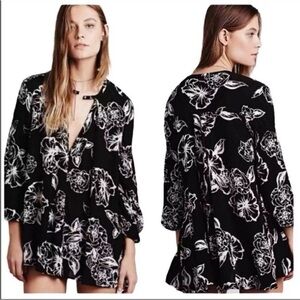 Free People Snap Out Of It Tunic Dress Black Floral Size Large 🖤